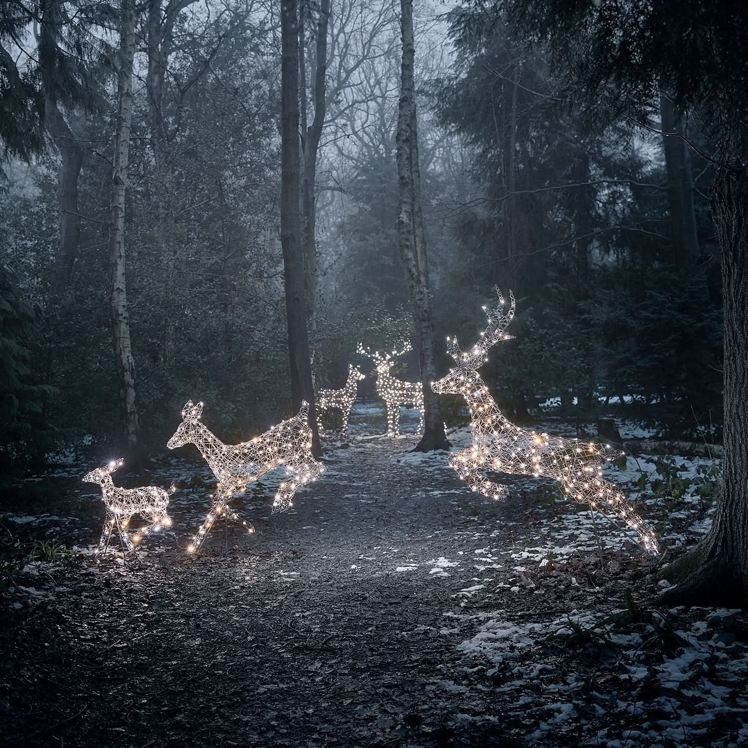 Conjunto Navideño de 5 Renos Iluminados con LED en Dos Colores