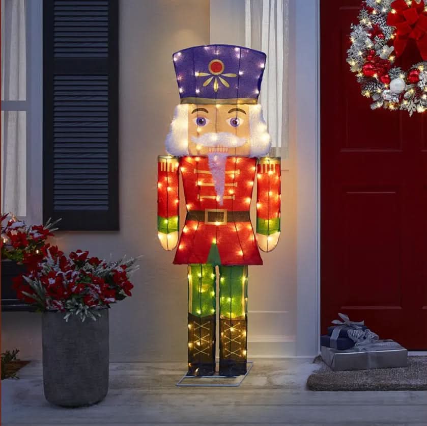 Cascanueces Centelleante con LEDs Blanco Frío – 1,52 m