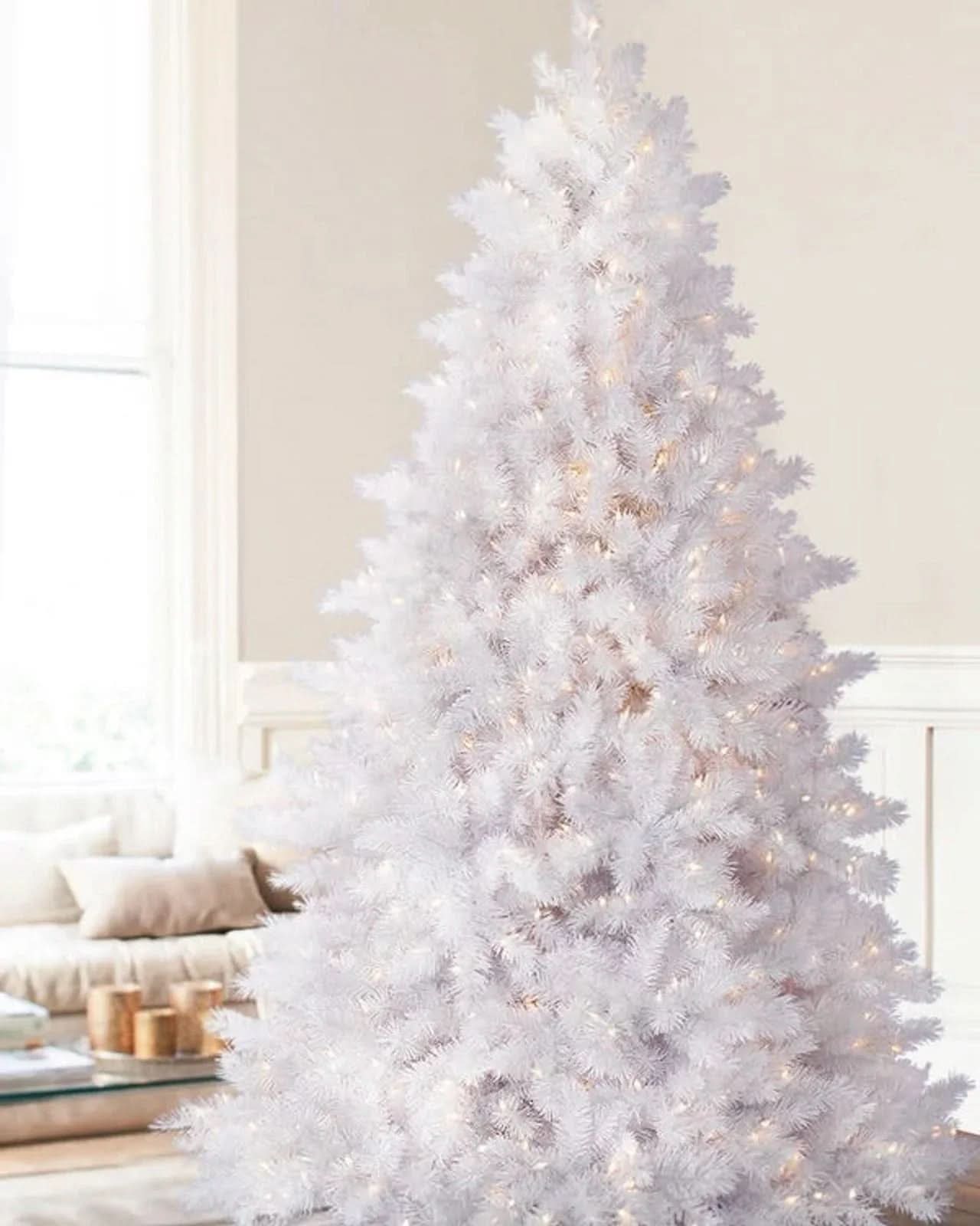 Árbol de Navidad Blanco Classic con Ramas Articuladas, Base Metálica y Micro LEDs Integrados