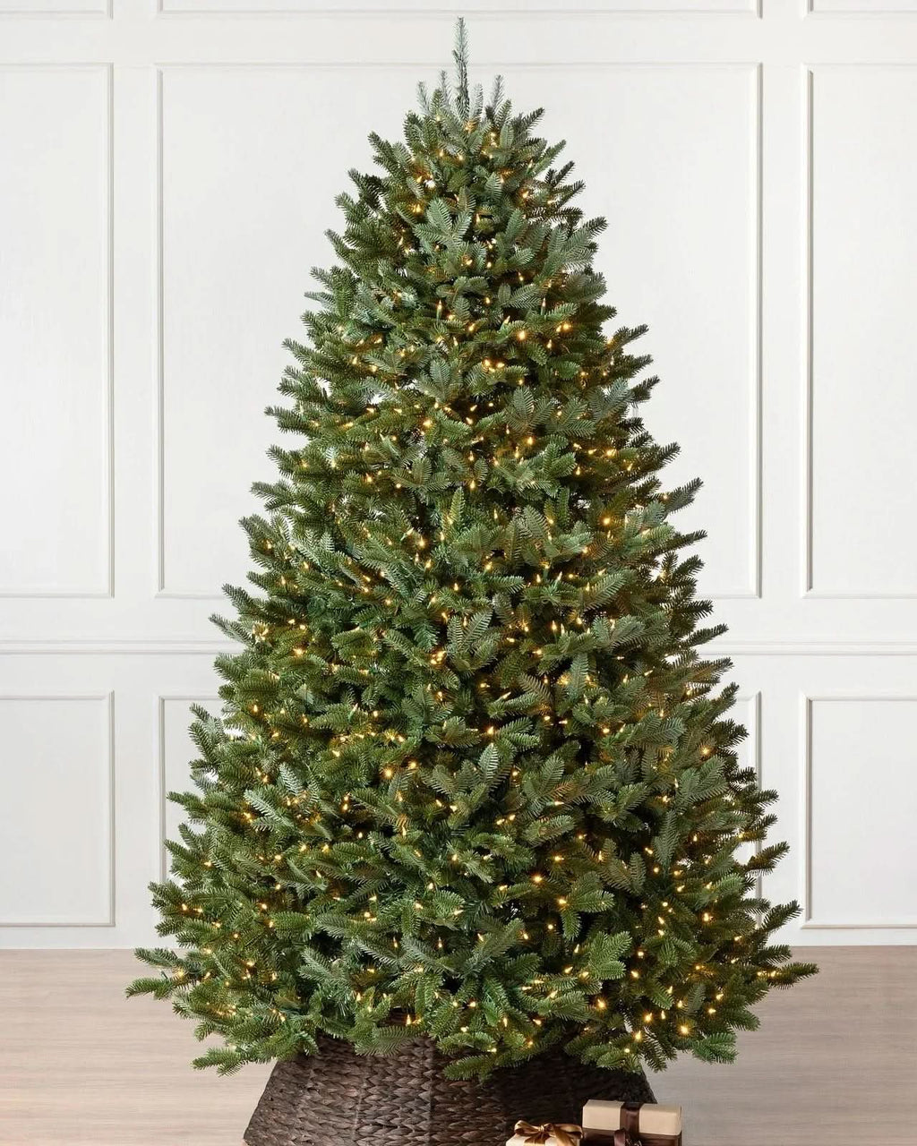 Árbol de Navidad Verde Tradicional con Ramas Articuladas, Soporte Metálico y Micro LEDs Incorporados