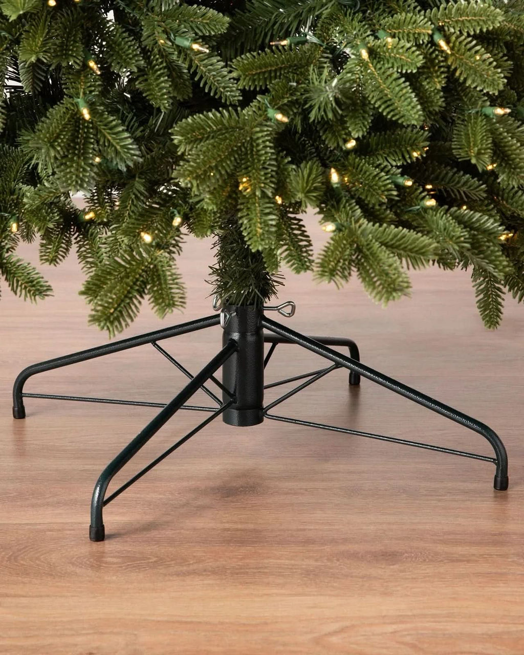 Árbol de Navidad Verde Tradicional con Ramas Articuladas, Soporte Metálico y Micro LEDs Incorporados