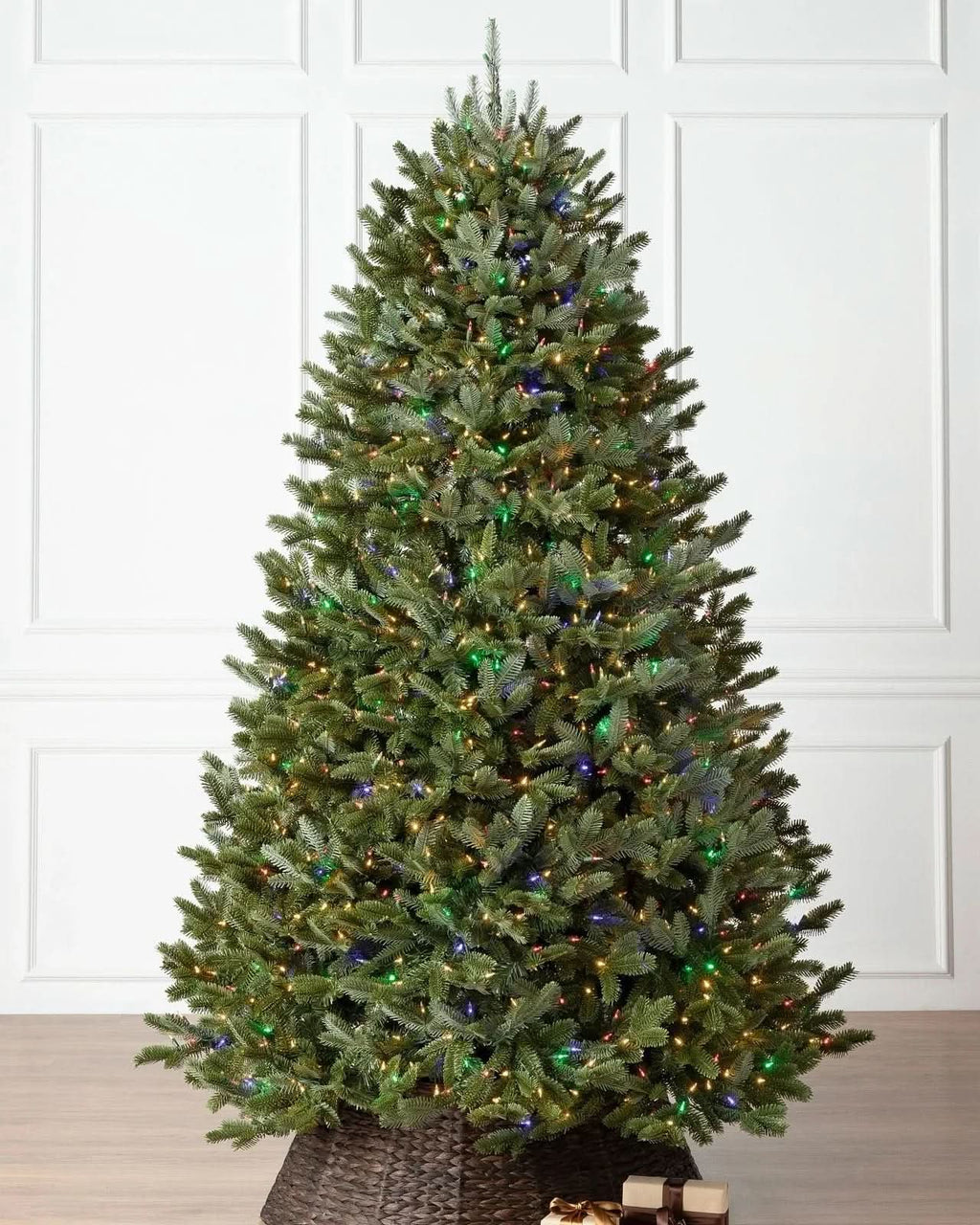 Árbol de Navidad Fraser Fir con Ramas Articuladas, Base Metálica y Luces LED de Colores Integradas